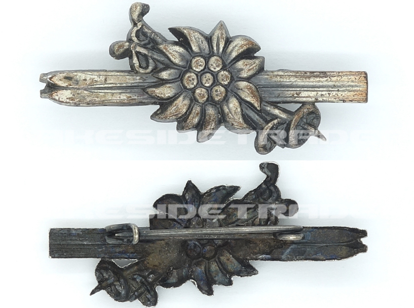 Ski/Mountain Division Cap Badge
