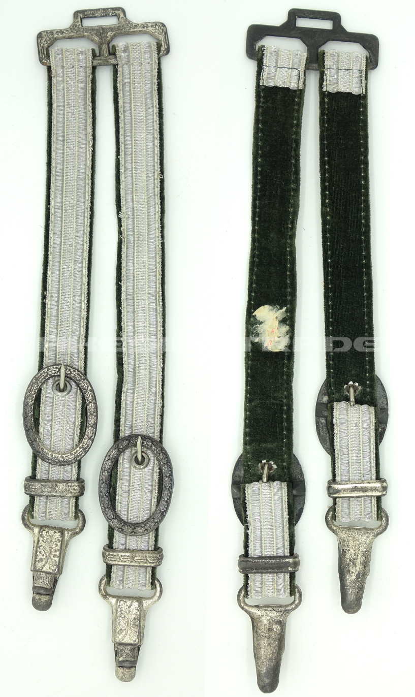 Deluxe Army Dagger Hangers