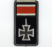 Cased Knights Cross by Klein & Quenzer