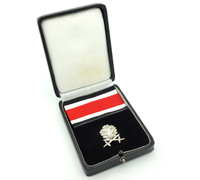 1957 Version - Cased Oak Leaves with Swords