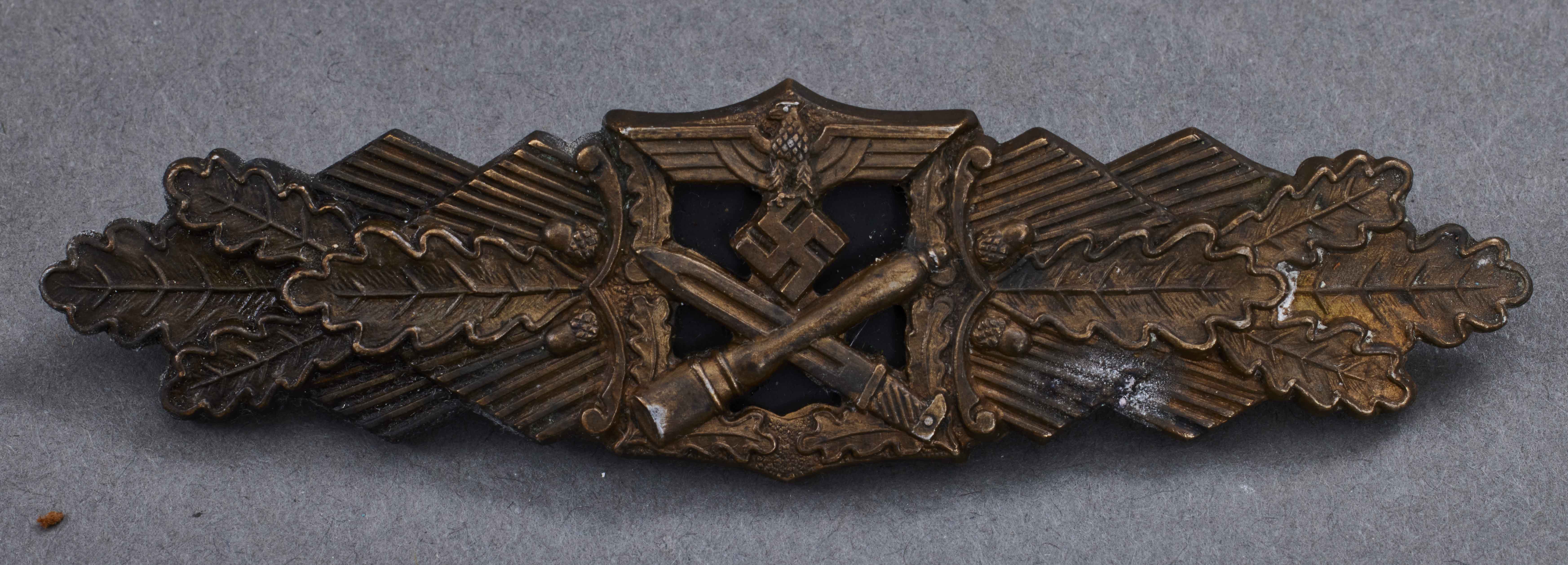 Close Combat Clasp; Bronze - FLL