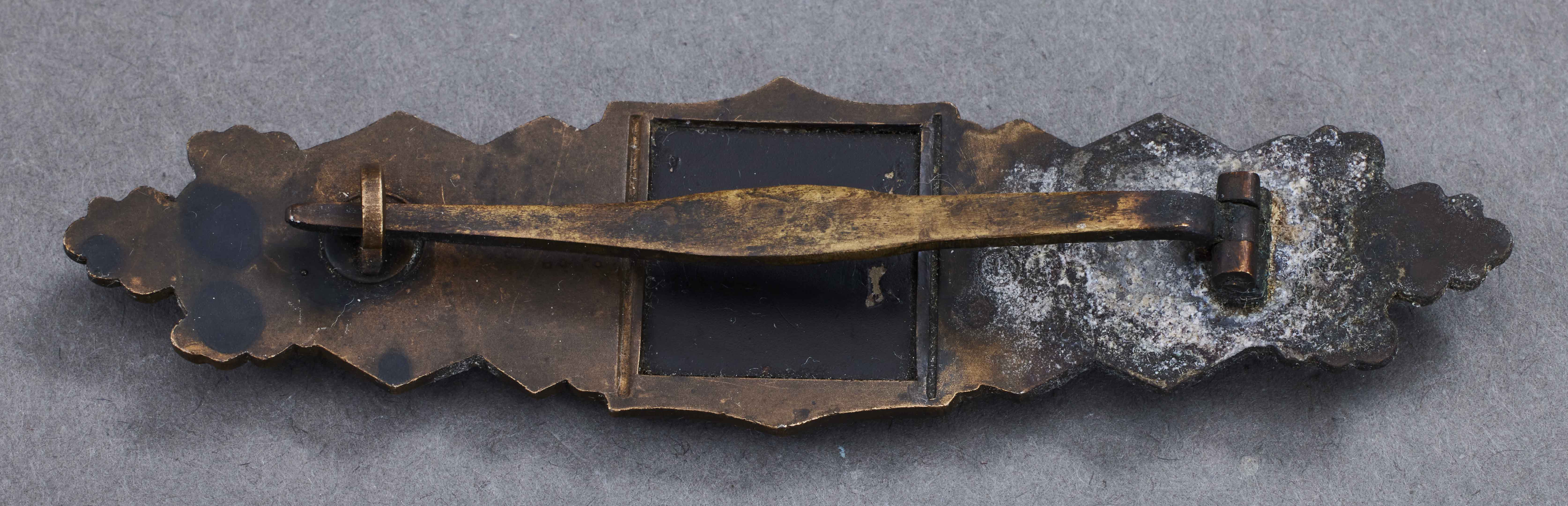 Close Combat Clasp; Bronze - FLL