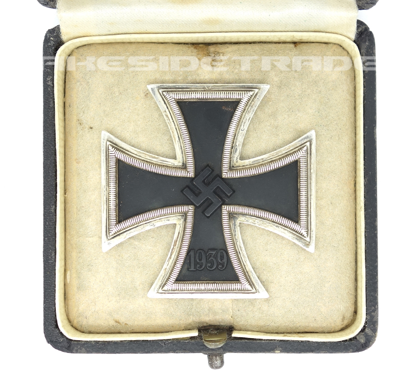 Cased 1st Class Iron Cross by L/50