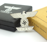 Mint - Case & Carton - 1st Class Spange by Mayer