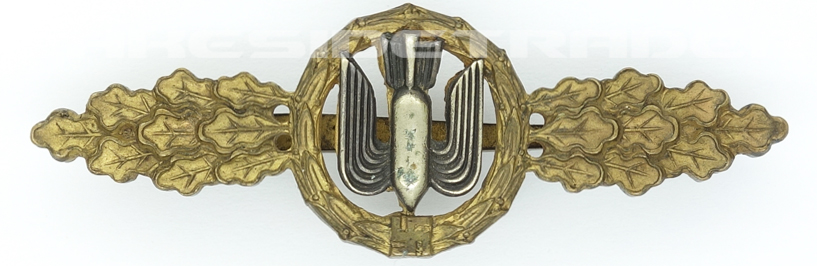 Luftwaffe Bomber Clasp in Gold by Juncker