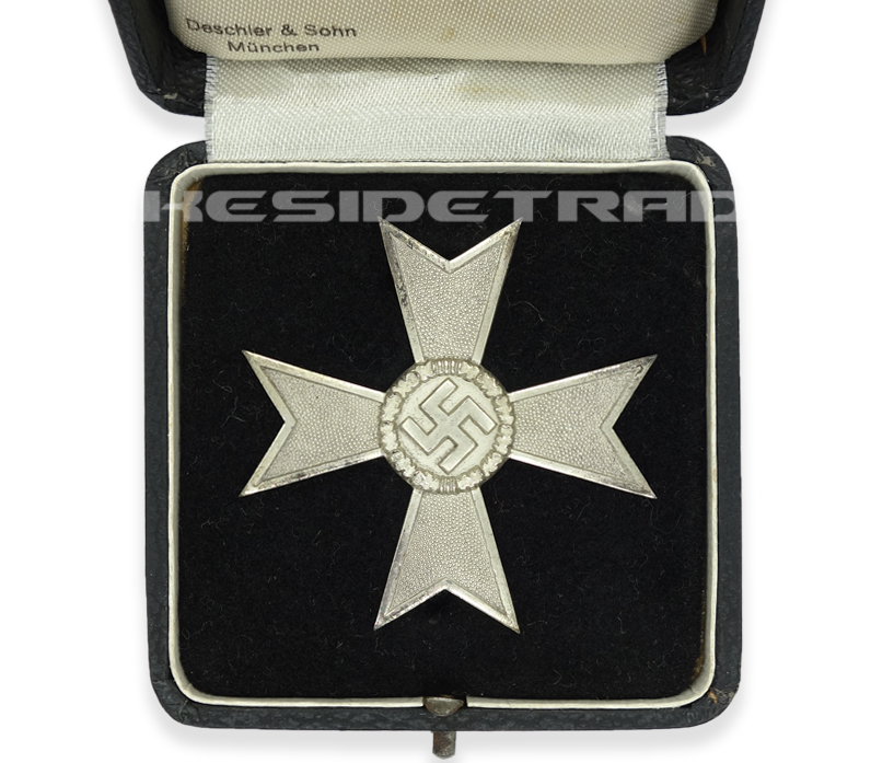 Cased 1st Class War Merit Cross w/o Swords by Deschler