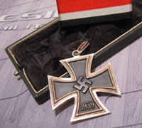 Cased Knights Cross by Steinhauer & Luck A type 800