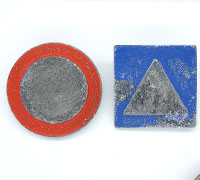 2 WHW Traffic Sign Tinnies